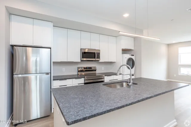 $1,525 | 607 South 11th Street, Unit 108, Wilmington, NC 28401