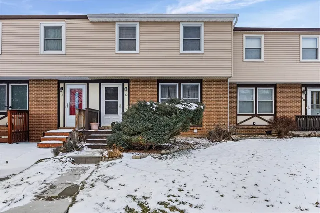 $179,900 | 12 Carriage Court, Farmington, NY 14425