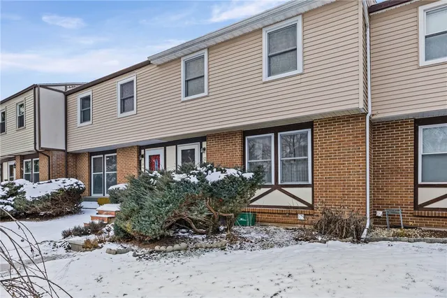 $179,900 | 12 Carriage Court, Farmington, NY 14425