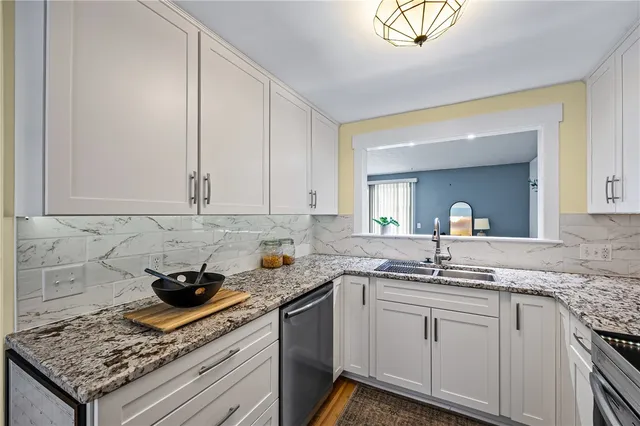 $179,900 | 12 Carriage Court, Farmington, NY 14425