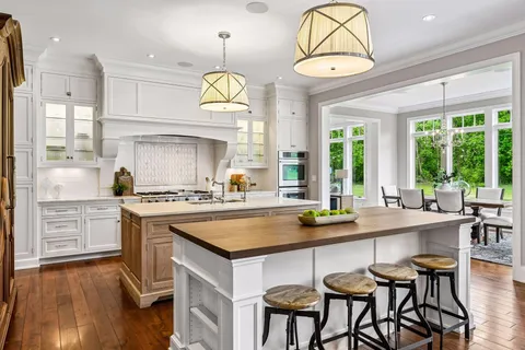 $2,350,000 | 730 Lanewood Lane North, Plymouth, MN 55447