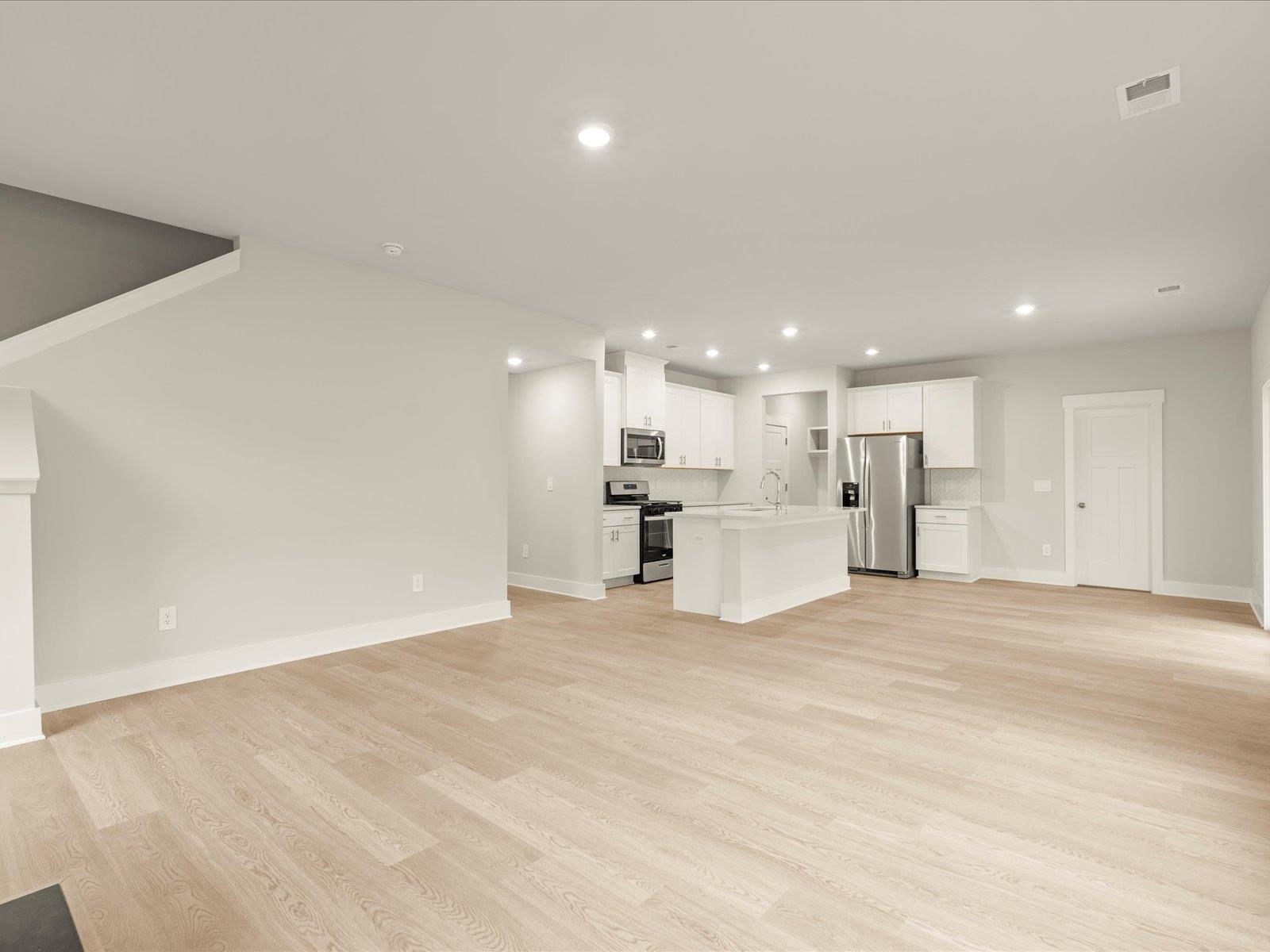 305 Roderick Lane Greenville, SC 29605 - Photo 11 of 46 Gallery Image 11