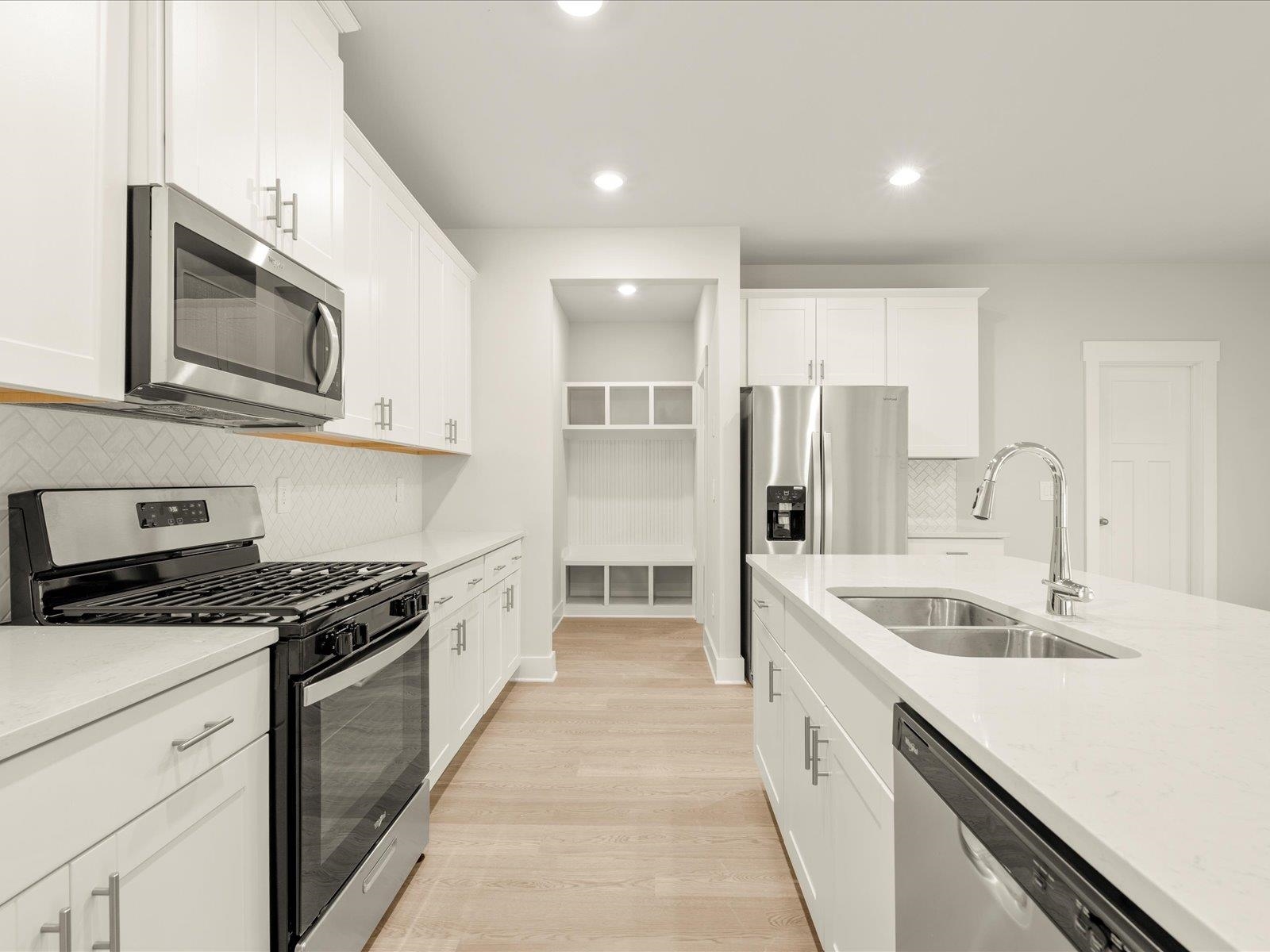 305 Roderick Lane Greenville, SC 29605 - Photo 14 of 46 Gallery Image 14