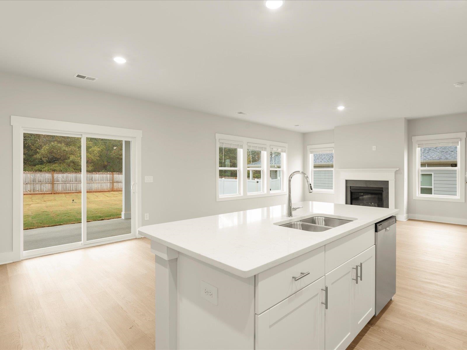 305 Roderick Lane Greenville, SC 29605 - Photo 16 of 46 Gallery Image 16