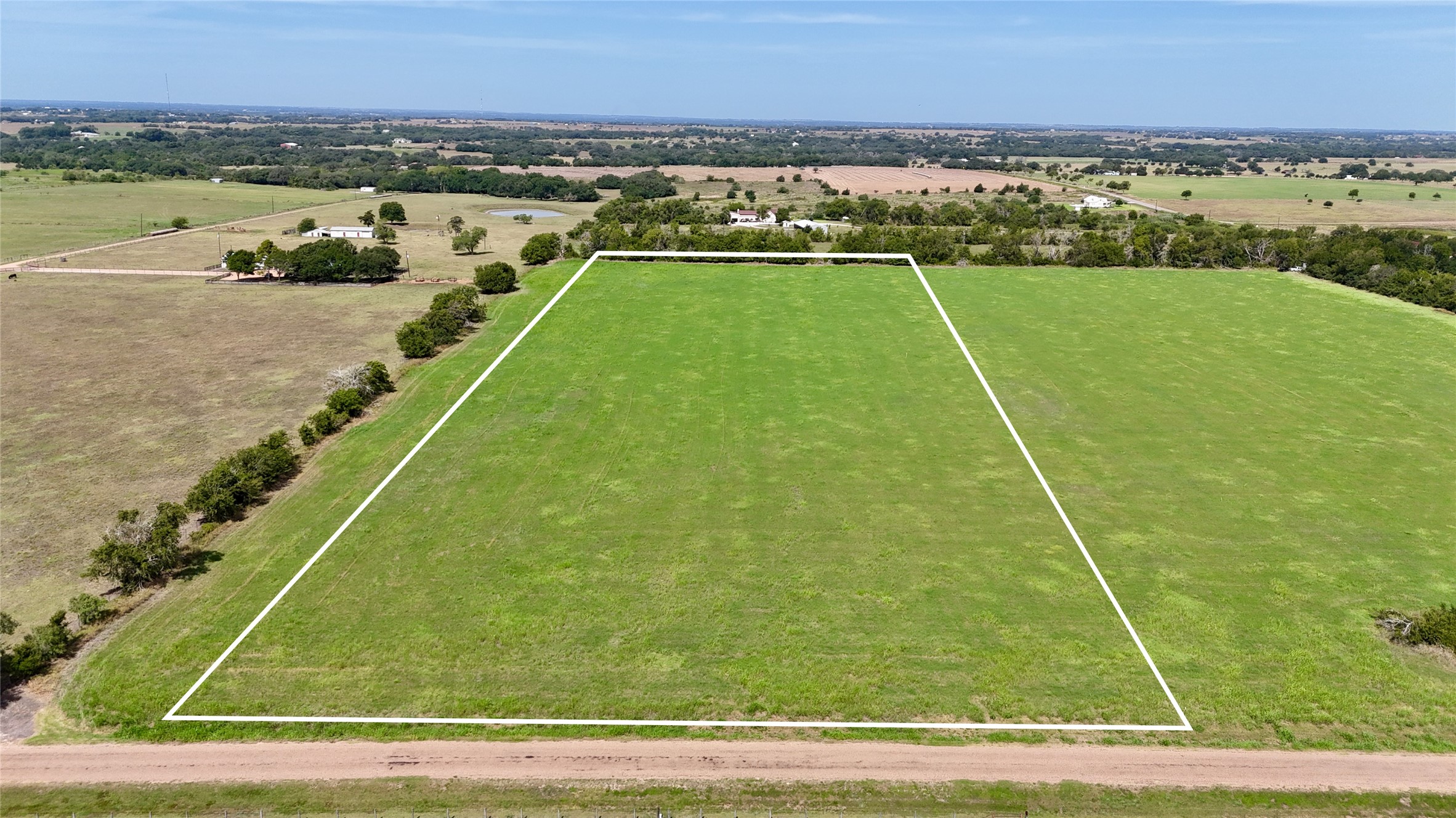 4 Company Field Road Schulenburg, TX 78956 - Photo 4 of 16 a view of a tennis court