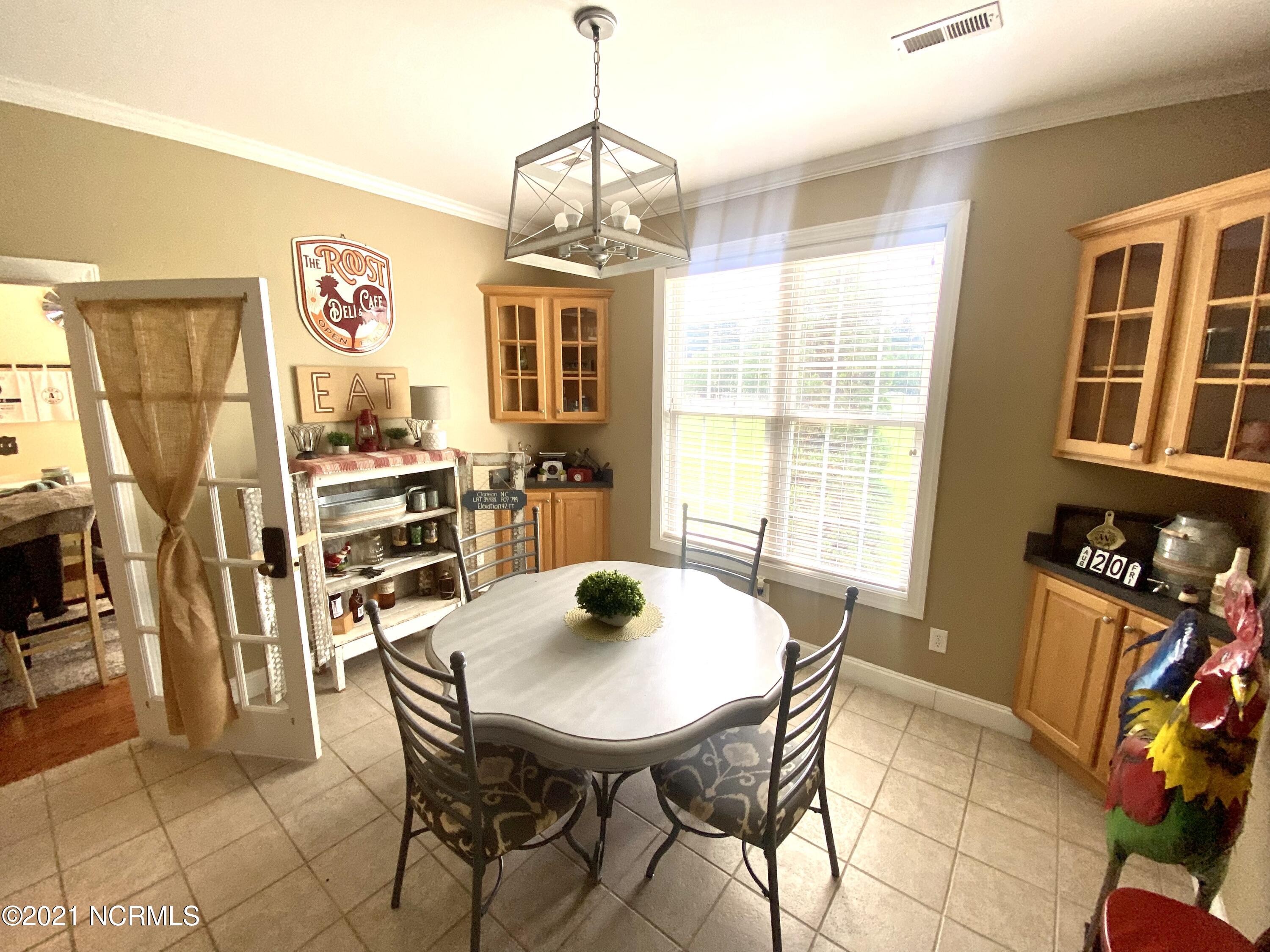 Eat In Kitchen