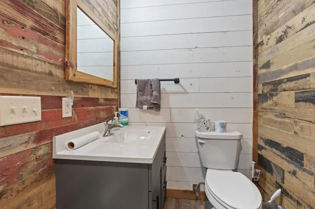 $3,189,000 | 19108 County Street East, Richland Center, WI 53581