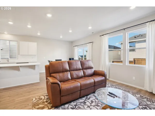 $529,900 | 3737 Southwest Redfern Avenue, Gresham, OR 97080