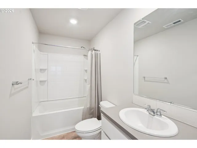 $529,900 | 3737 Southwest Redfern Avenue, Gresham, OR 97080