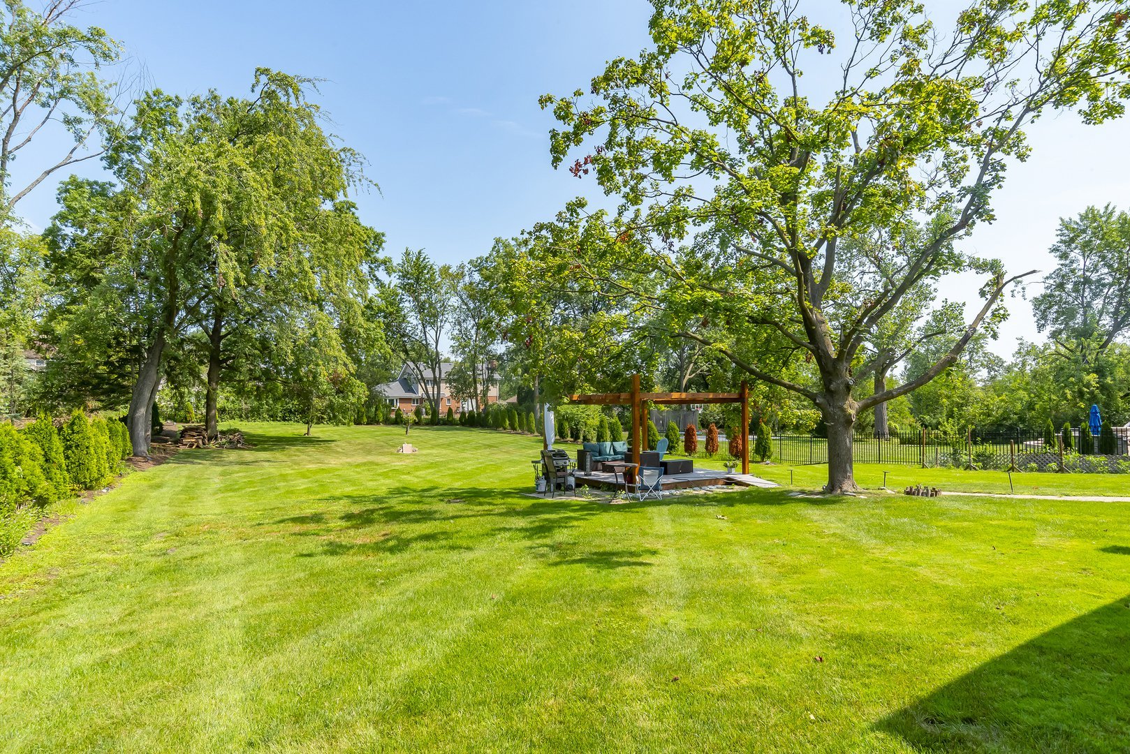 11330 73rd Place Burr Ridge, IL 60527 - Photo 3 of 20 Gallery Image 3