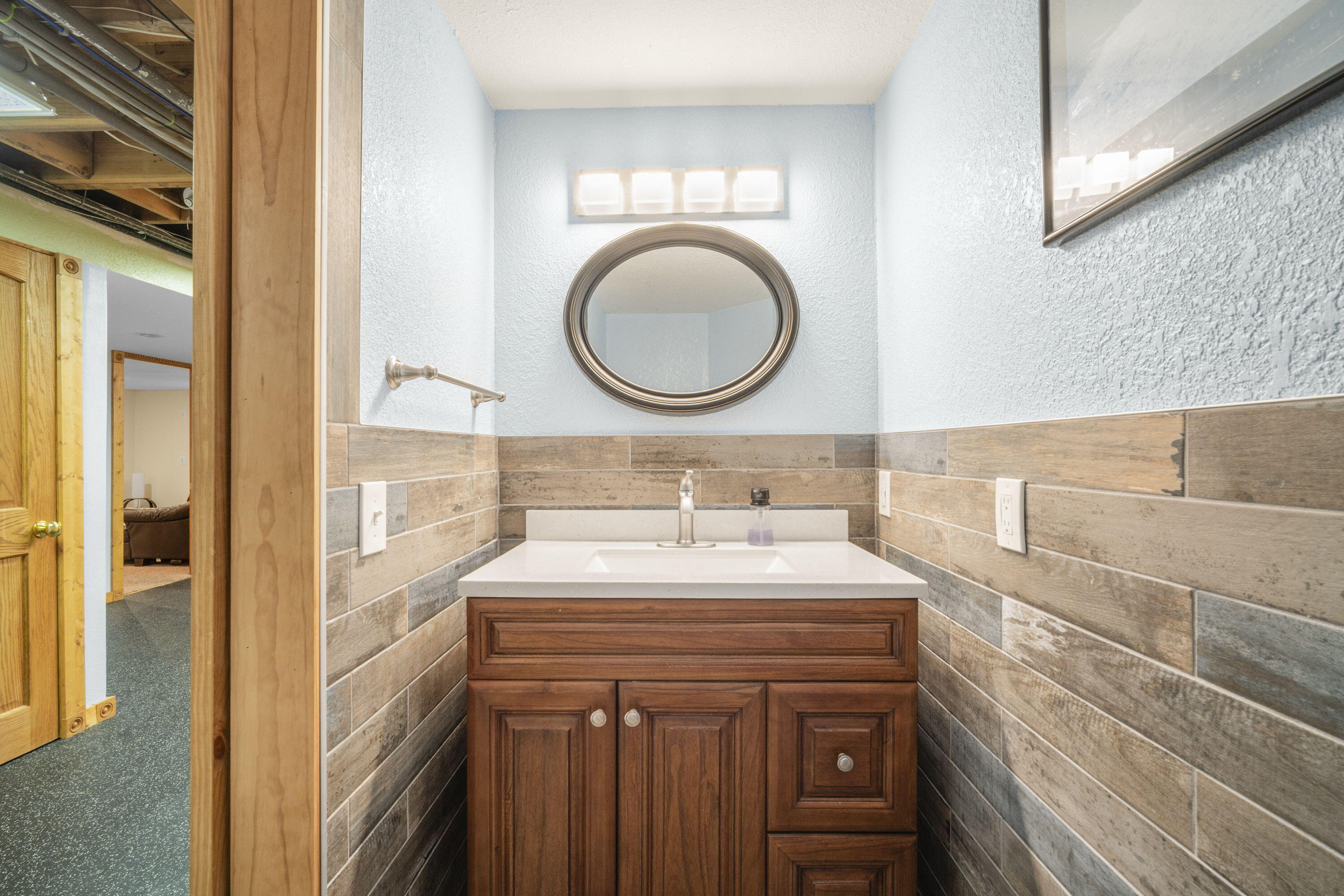 149 Hickory Drive Delafield, WI 53018 - Photo 35 of 43 35_imgDSC03369