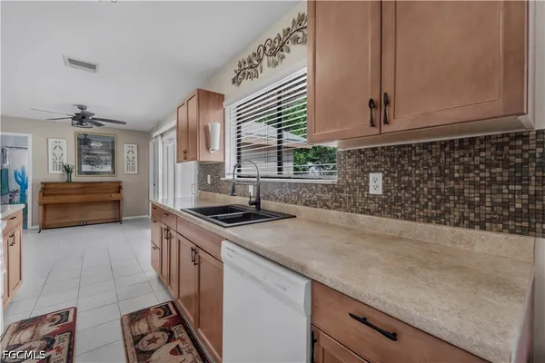 $179,900 | 2013 Clipper Terrace, LaBelle, FL 33935