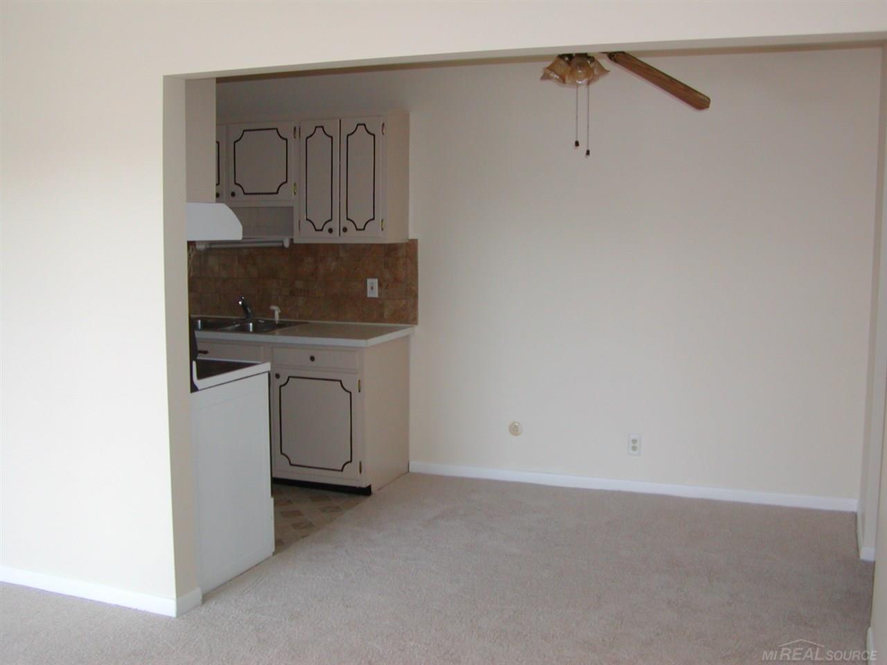 23321 Kelly Road, Unit 7 Eastpointe, MI 48021 - Photo 5 of 14