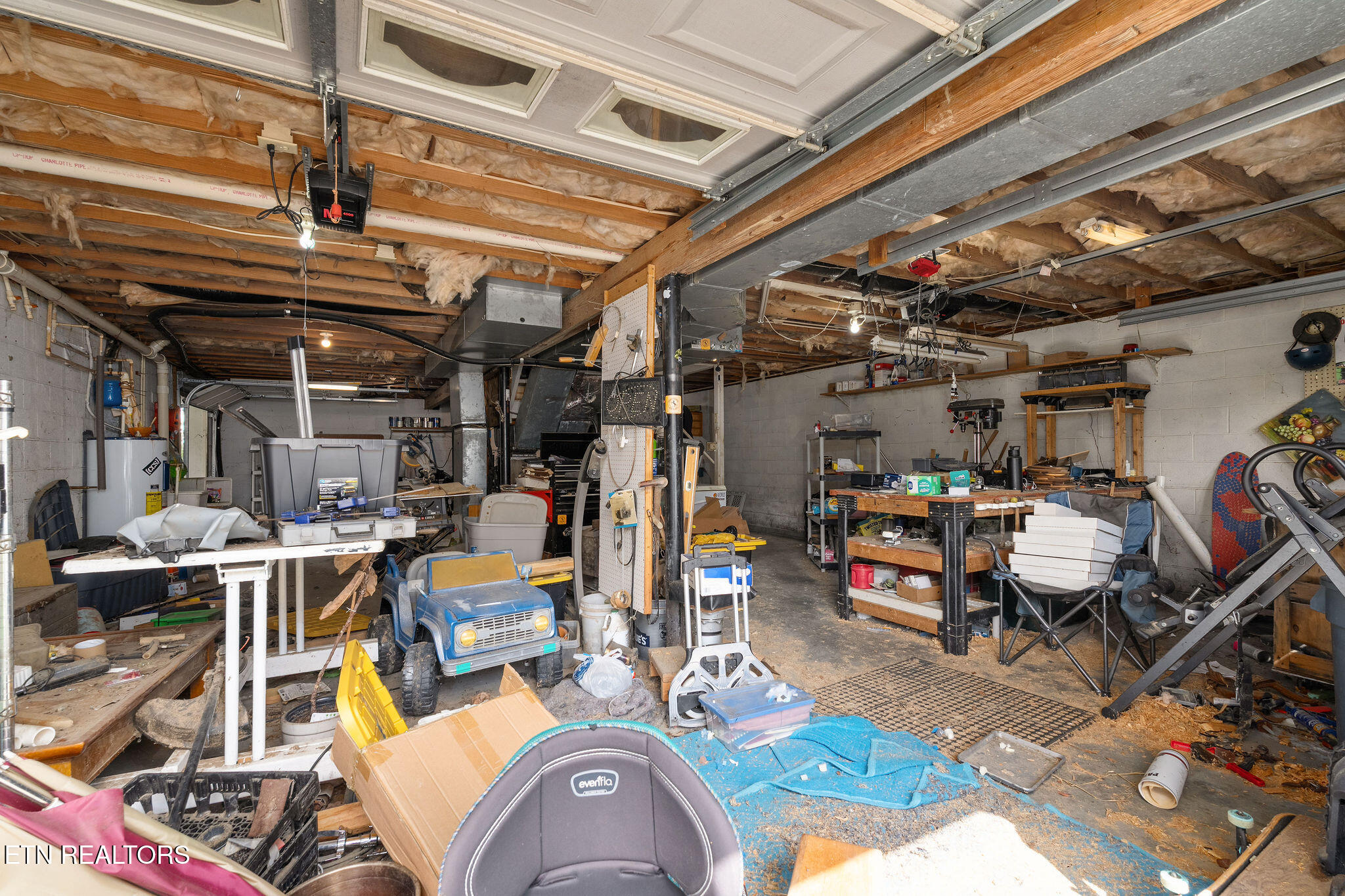 212 Pickens Road Kingsport, TN 37663 - Photo 44 of 49 GARAGE