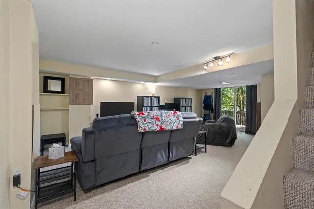 $99,000 | 320 Avenue A, Pittsburgh, PA 15221