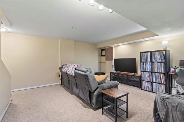 $99,000 | 320 Avenue A, Pittsburgh, PA 15221