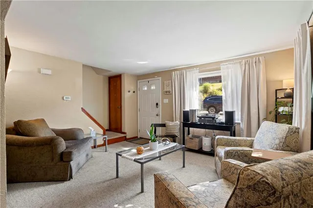 $99,000 | 320 Avenue A, Pittsburgh, PA 15221