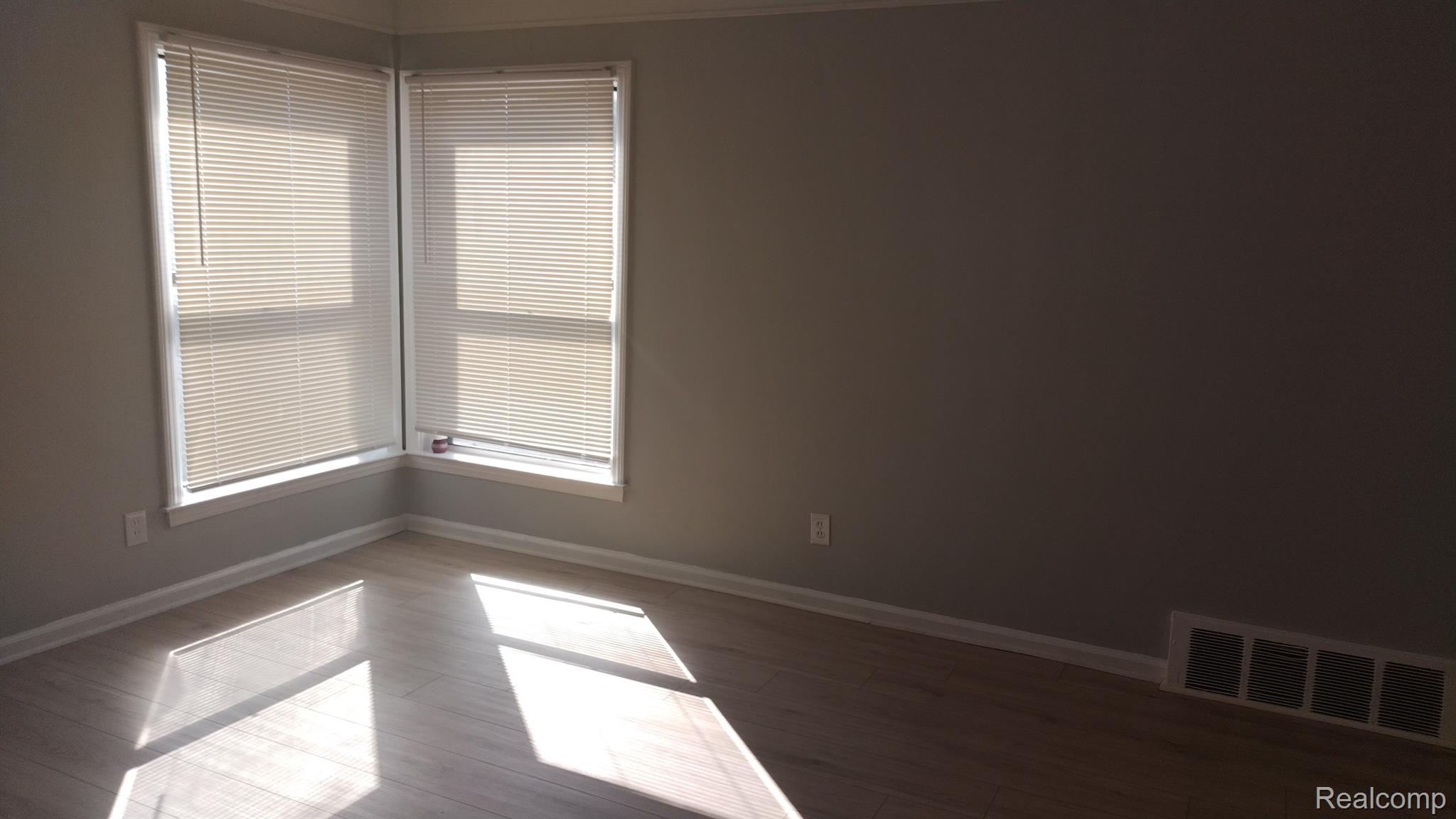 21717 Rausch Avenue Eastpointe, MI 48021 - Photo 3 of 14 Gallery Image 3