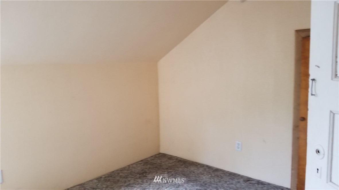 607 Maple Street Hamilton, WA 98255 - Photo 19 of 20 Gallery Image 19