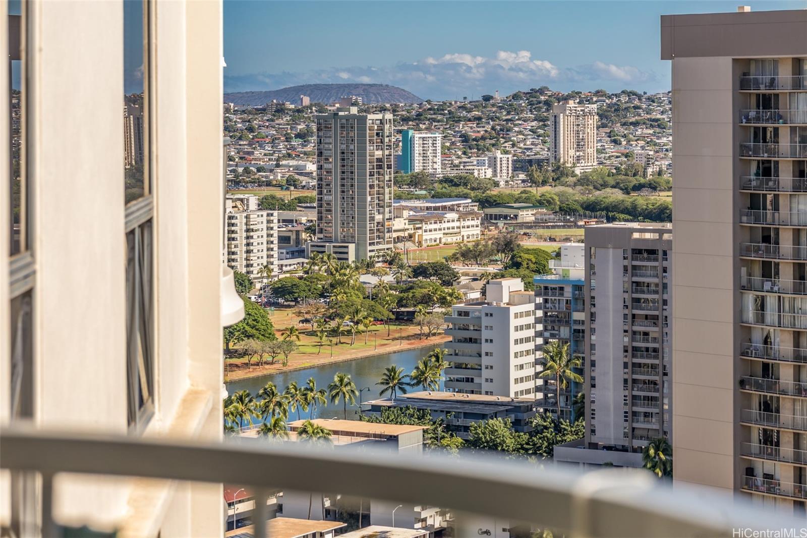 469 Ena Road, Unit 2703 Honolulu, HI 96815 - Photo 5 of 25