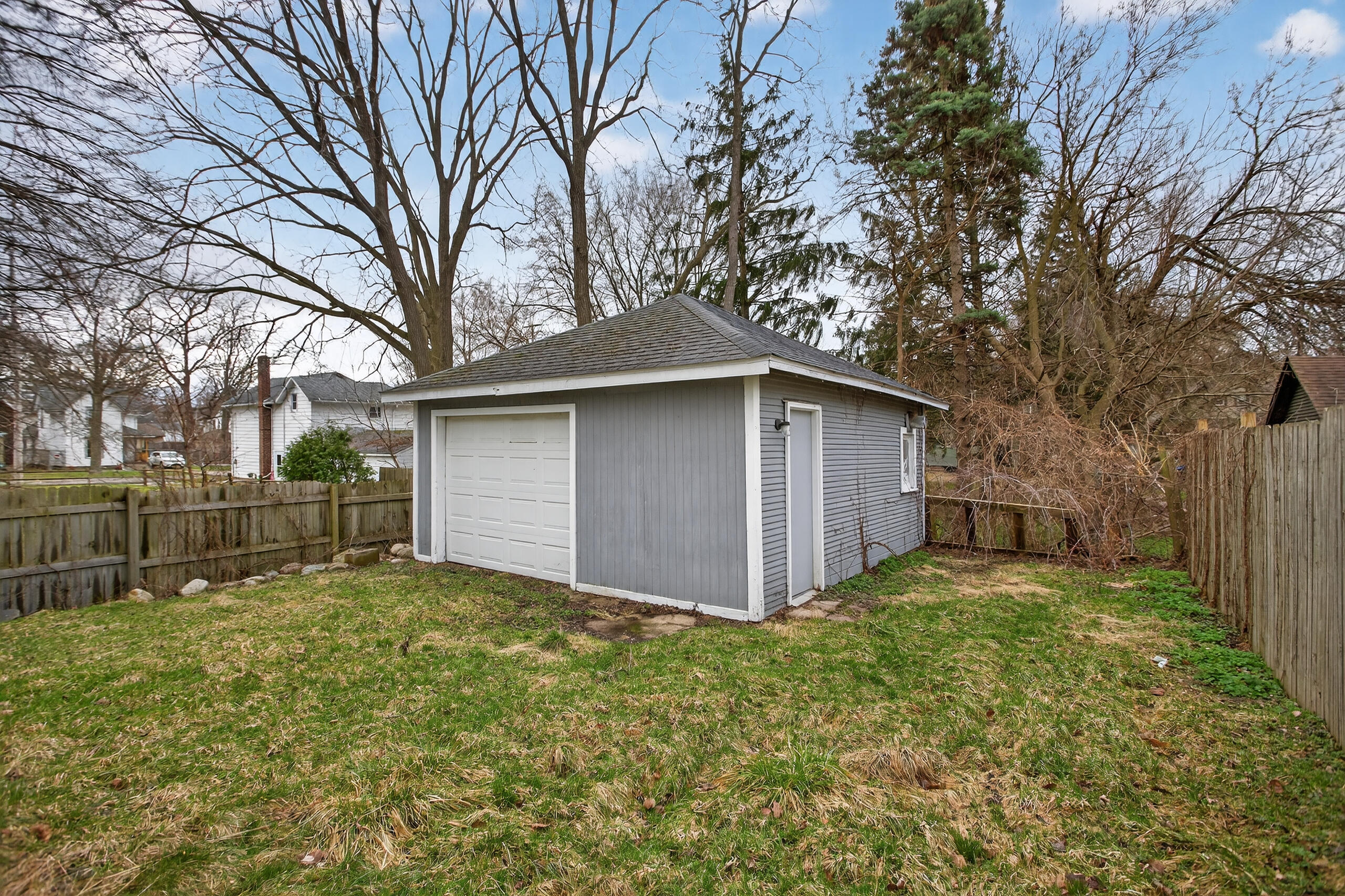 609 Webb Street Jackson, MI 49202 - Photo 3 of 42 009_0N0A1741