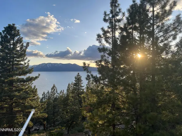 a sunset view of lake