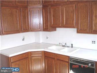 6116 Reedland Street Philadelphia, PA 19142 - Photo 4 of 11 Gallery Image 4
