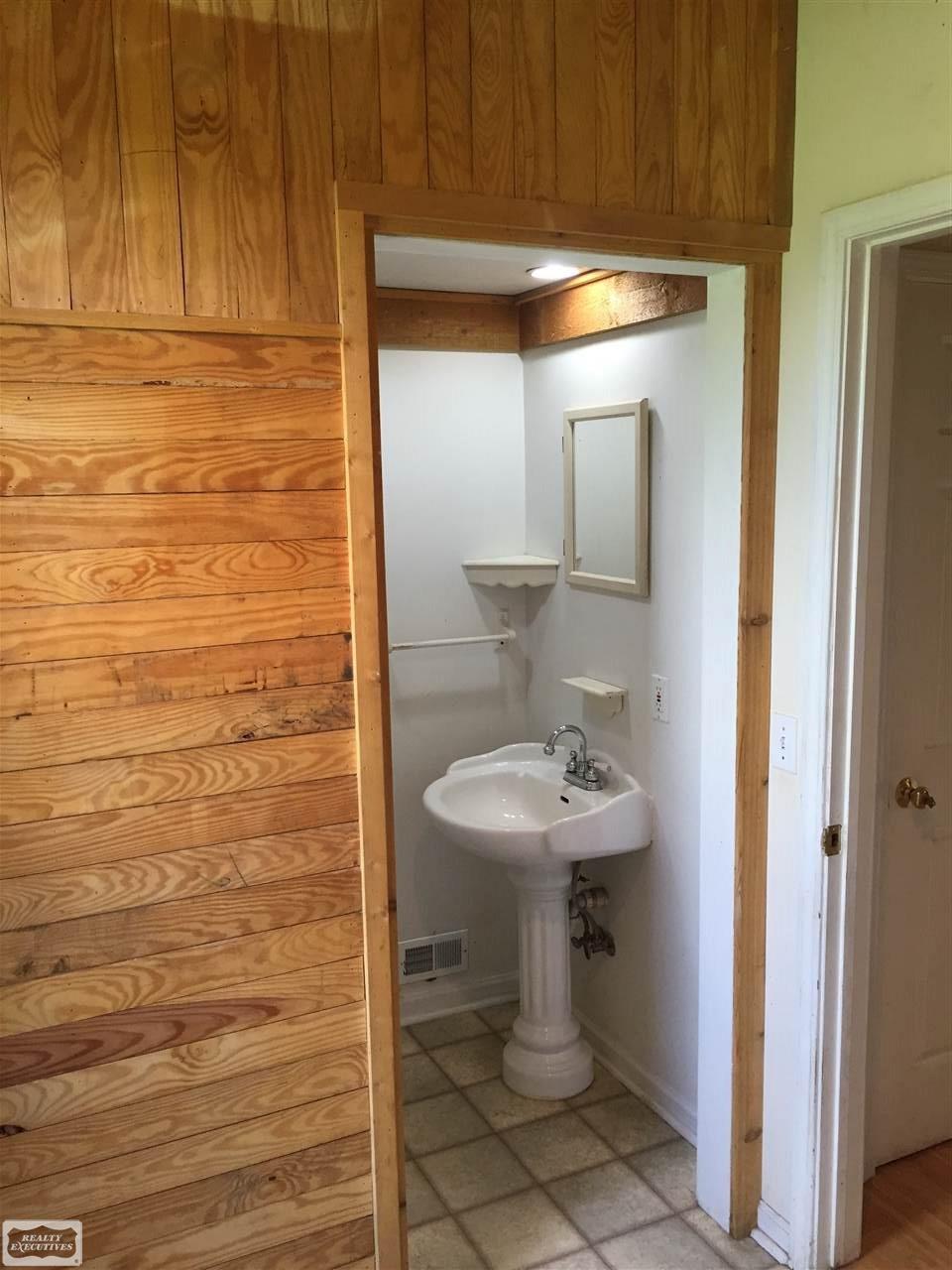 5049 Vincent Road North Street, MI 48049 - Photo 18 of 20 31314382-17.JPG