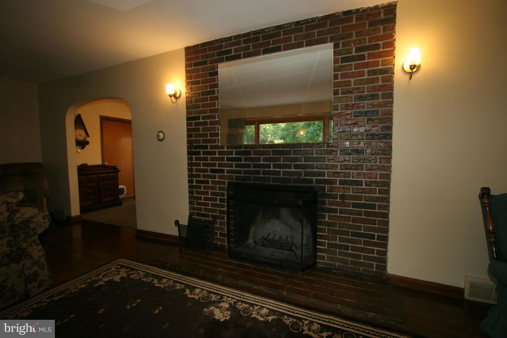8605 Reichard Road Fairplay, MD 21733 - Photo 4 of 23 Living Room