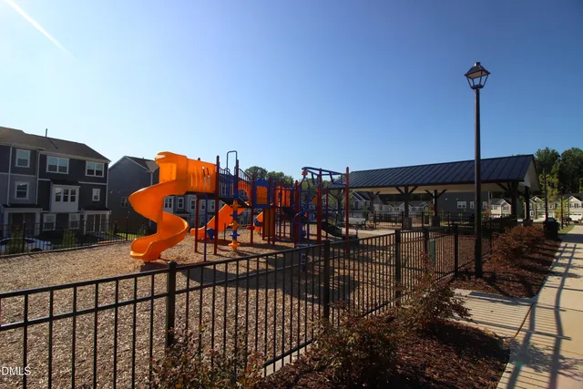 $2,050 | 1705 Barrett Run Trail, Apex, NC 27502