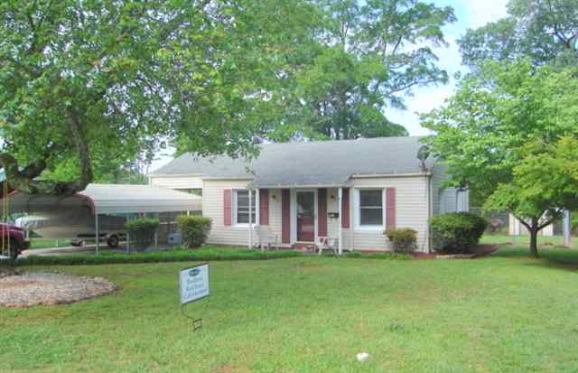 438 South Elm Street Pendleton, SC 29670 - Photo 1 of 12