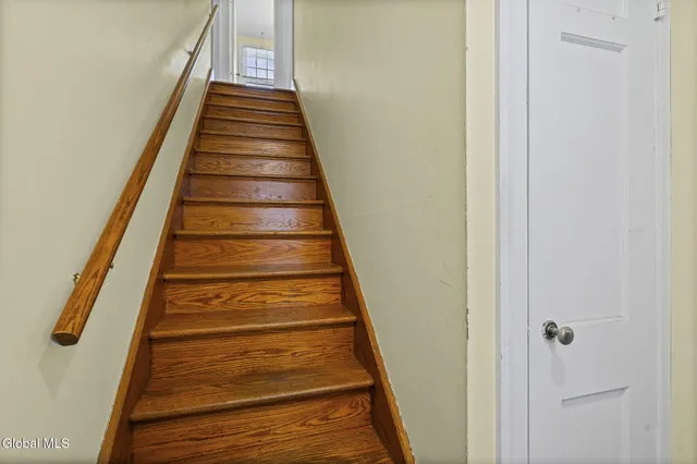 $359,900 | 4 Woodridge Road, Bethlehem, NY 12054