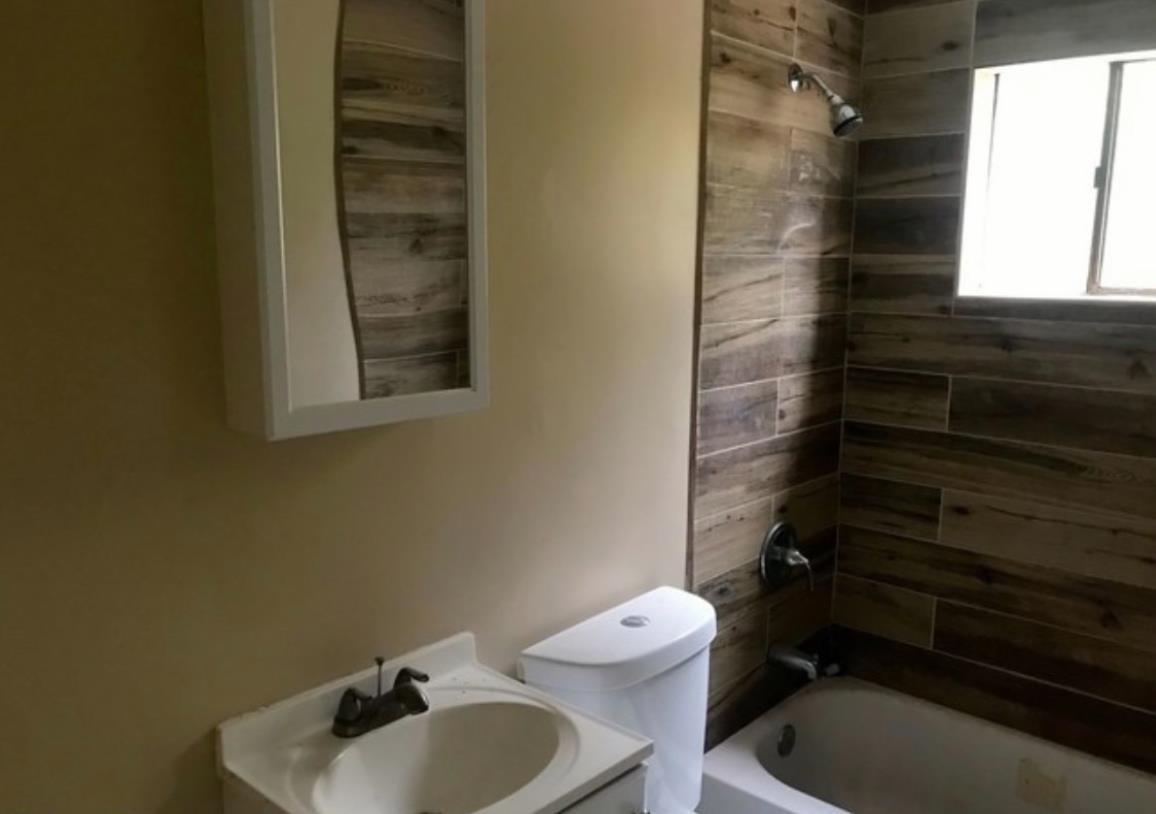 1432 Bridgewater Road Cordova, TN 38018 - Photo 6 of 8 a bathroom with a sink and a toilet
