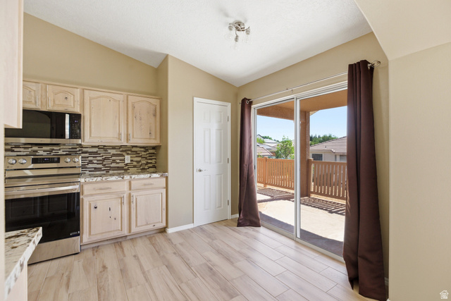 17 South 2000 East St. George, UT 84790 - Photo 13 of 38