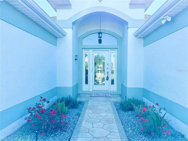 a view of a door in the entryway