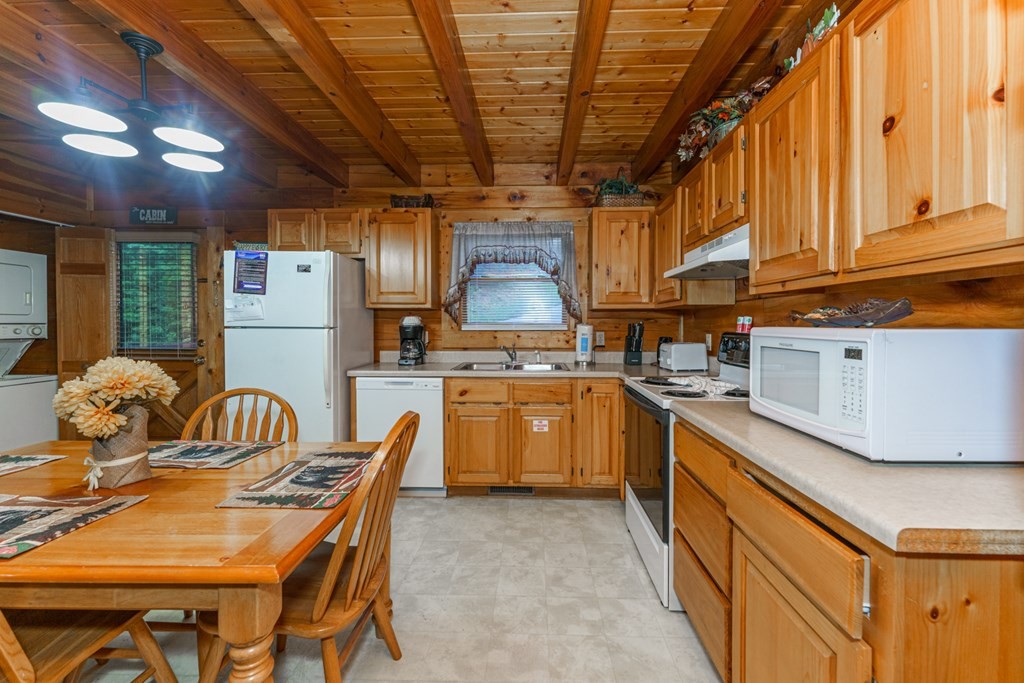 2449 School House Gap Road Sevierville, TN 37876 - Photo 8 of 15