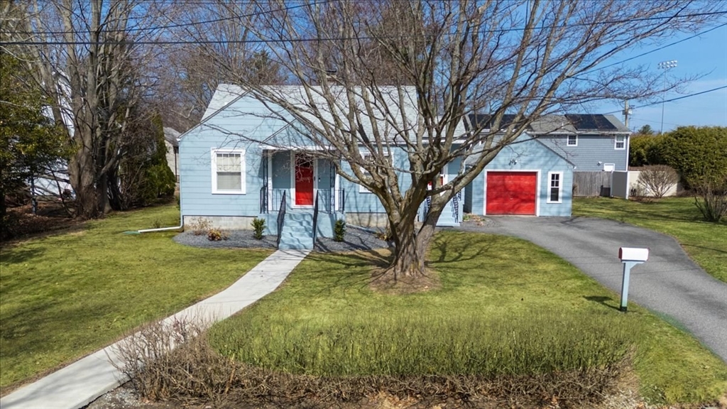 137 Bay State Road North Andover, MA 01845 - Photo 4 of 40 Gallery Image 4