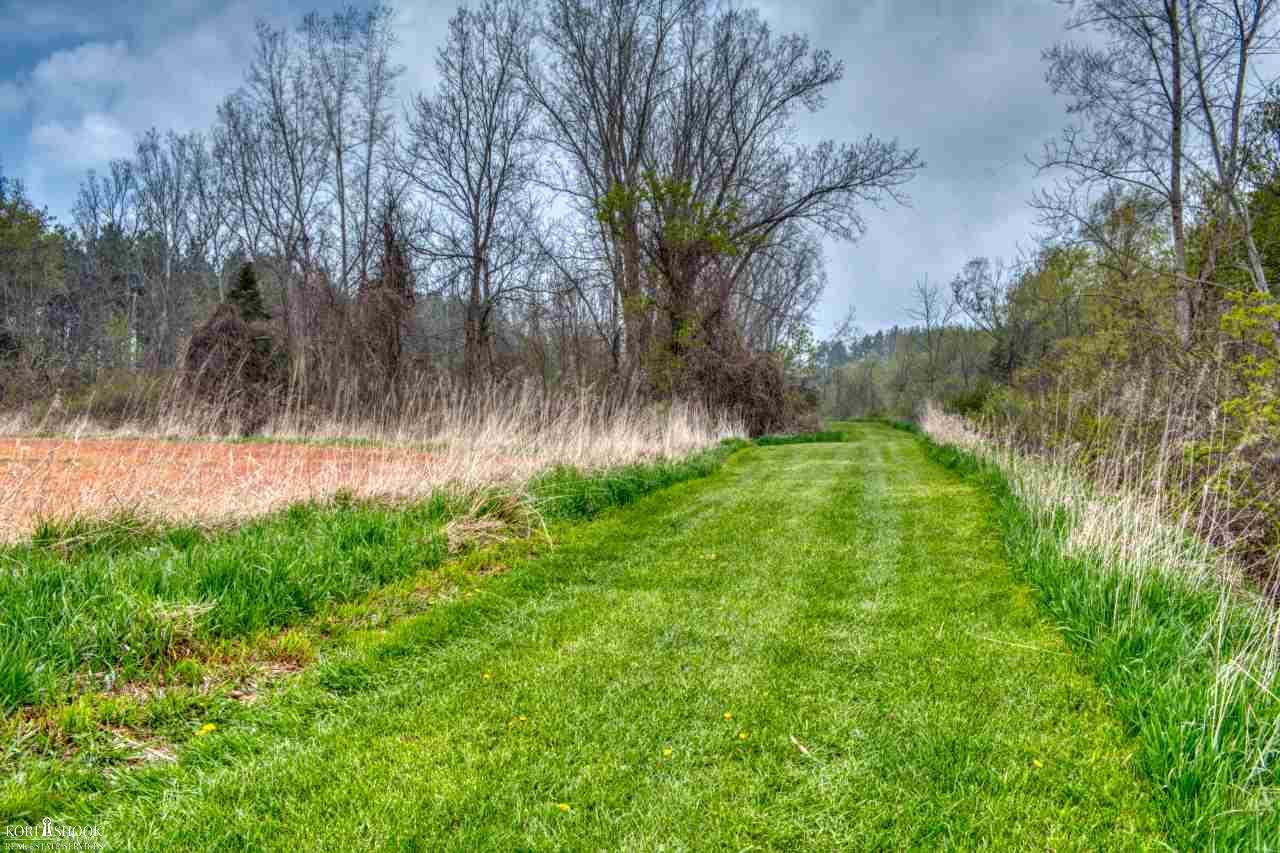 1500 East Henderson Road Owosso, MI 48867 - Photo 18 of 33