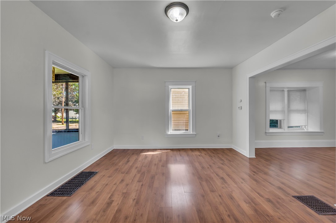 1296 West Wilbeth Road Akron, OH 44314 - Photo 5 of 29 Gallery Image 5