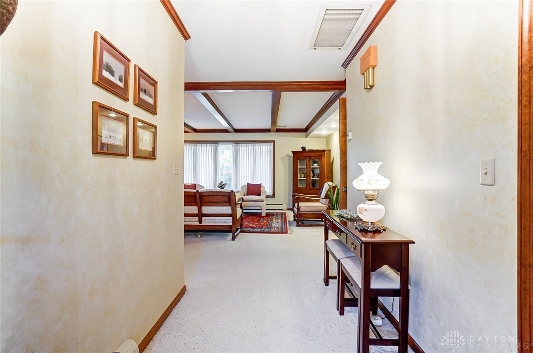 120 Tuttle Road Springfield, OH 45503 - Photo 4 of 60 ENTRY TO LIVING ROOM