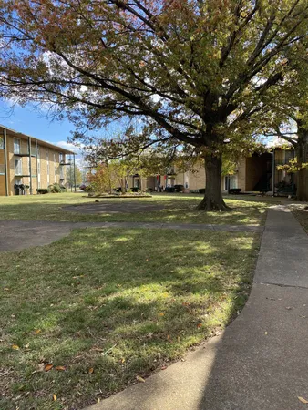 $155,900 | 555 North Dupont Avenue, Unit B39, Madison, TN 37115