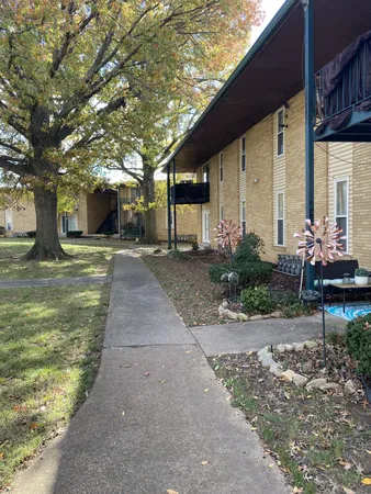 $155,900 | 555 North Dupont Avenue, Unit B39, Madison, TN 37115