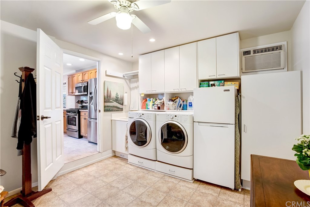 844 Eastman Place San Pedro, CA 90731 - Photo 11 of 44 a view of a kitchen with washer and dryer