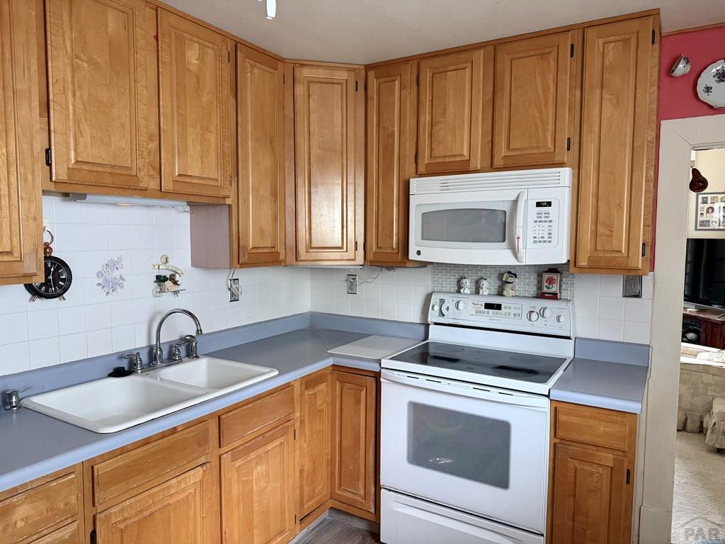 214 East Routt Avenue Pueblo, CO 81004 - Photo 5 of 35