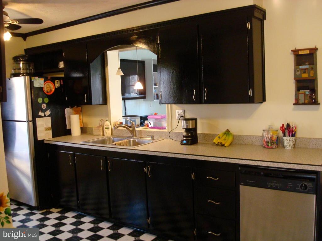 447 Middletown Road Hummelstown, PA 17036 - Photo 4 of 14 Gallery Image 4