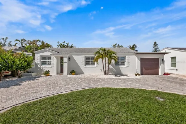 $839,900 | 14024 North Bayshore Drive, Madeira Beach, FL 33708