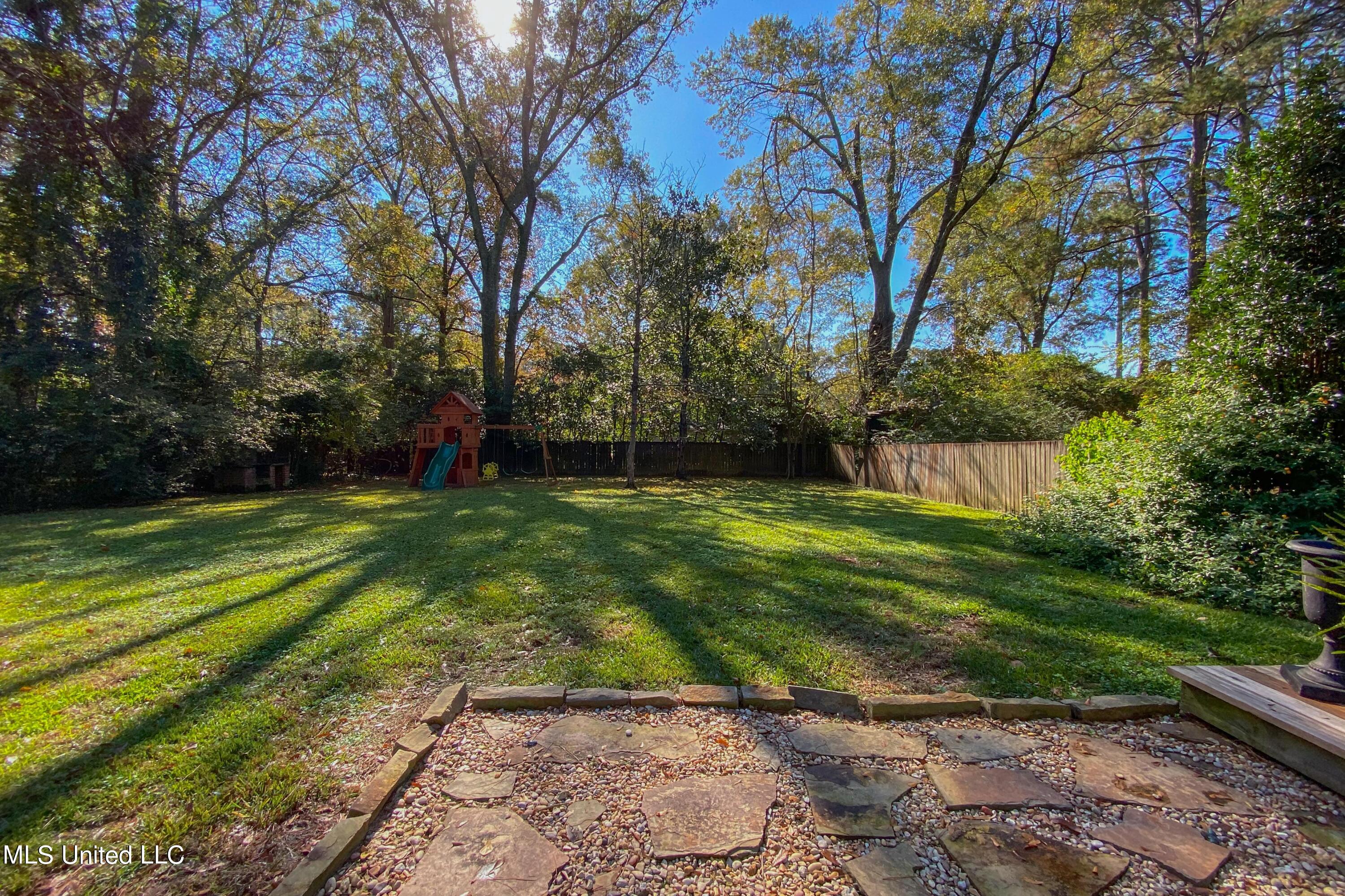 1615 Pine Ridge Place Jackson, MS 39211 - Photo 24 of 28 1615 Pine Ridge-26