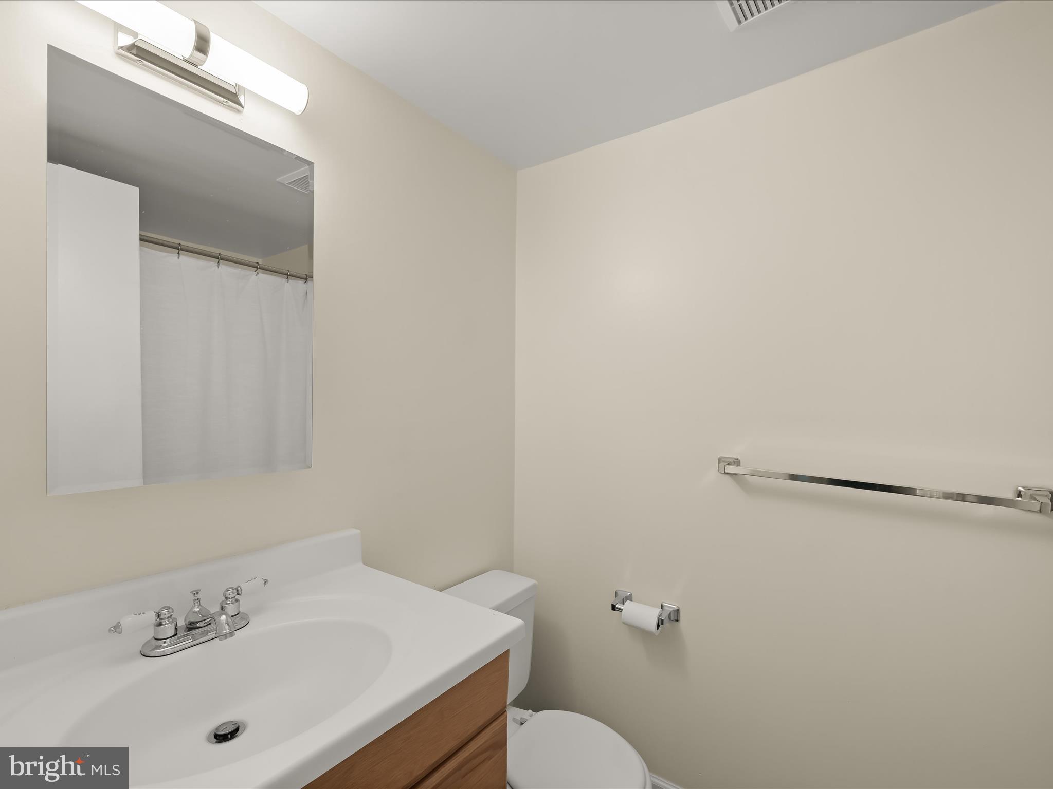 10547 Twin Rivers Road, Unit D2 Columbia, MD 21044 - Photo 16 of 23 Full Bath