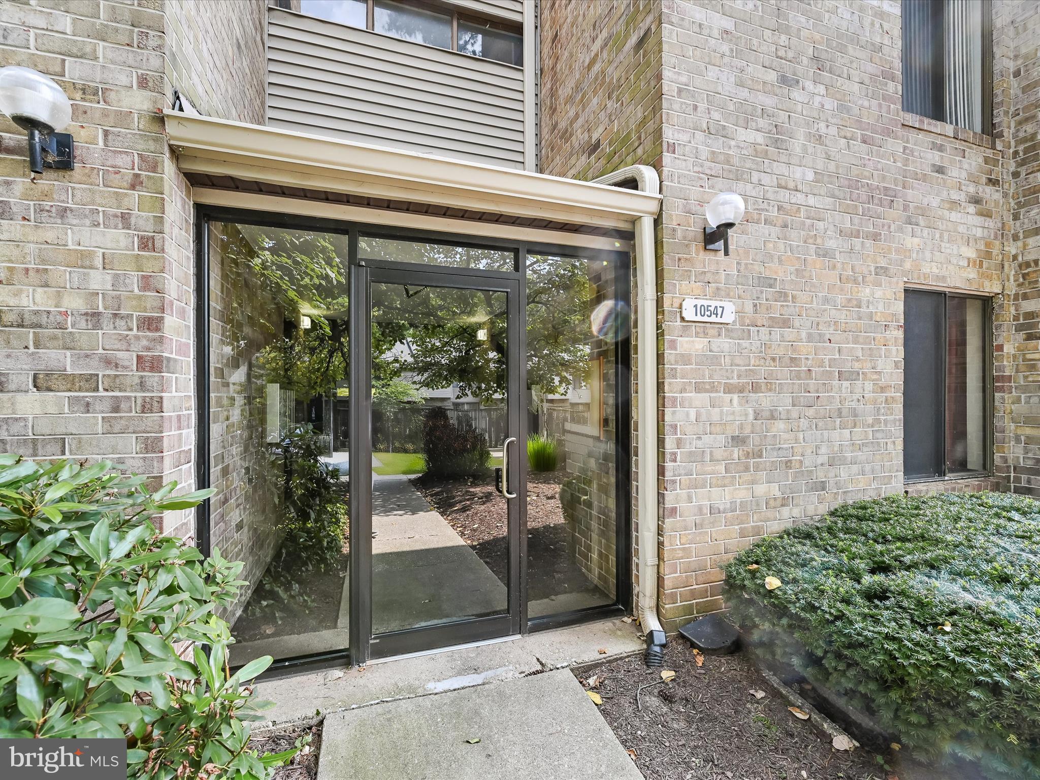 10547 Twin Rivers Road, Unit D2 Columbia, MD 21044 - Photo 2 of 23 Welcome Home!