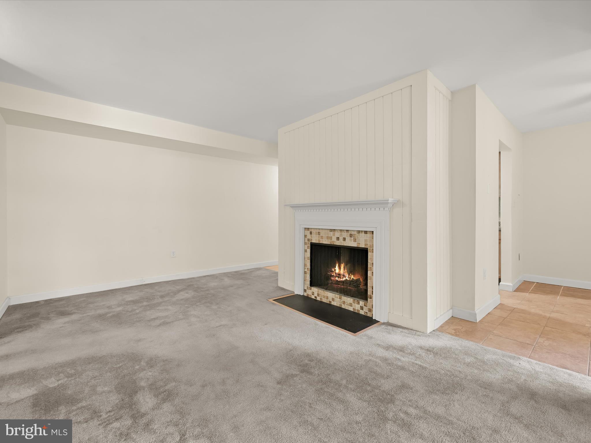 10547 Twin Rivers Road, Unit D2 Columbia, MD 21044 - Photo 7 of 23 Living Room
